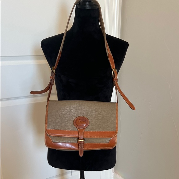 Dooney & Bourke Handbags - Vintage Dooney & Bourke All Weather Leather Bag